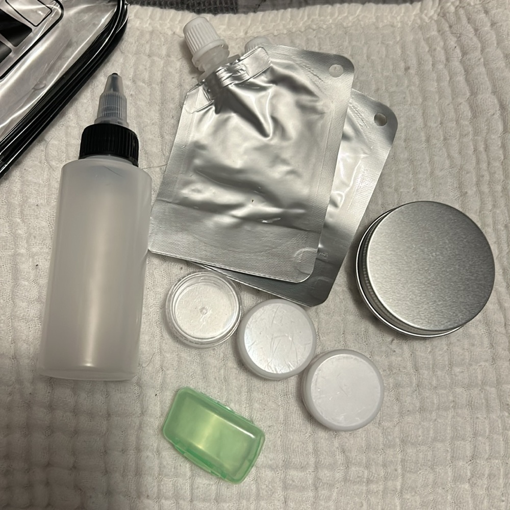 Travel pouch 12 piece - Picture 2 of 4
